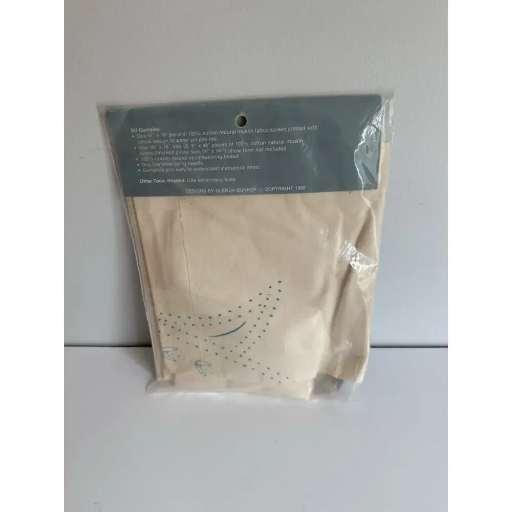 Vintage Down on the Farm Candlewick Kit Tulip Flower Pillow New in Package #2280